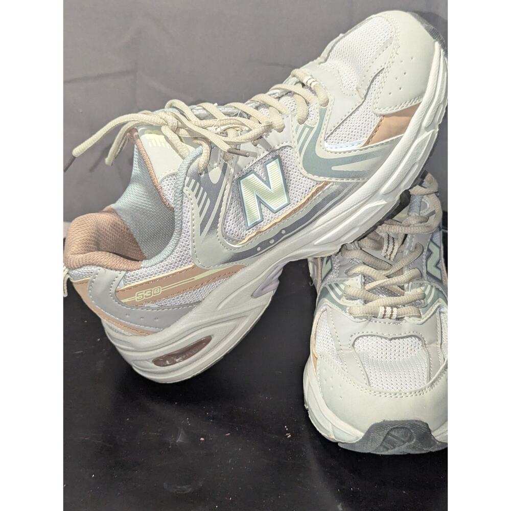 New Balance Women's White Gray and Beige Athletic Sneakers